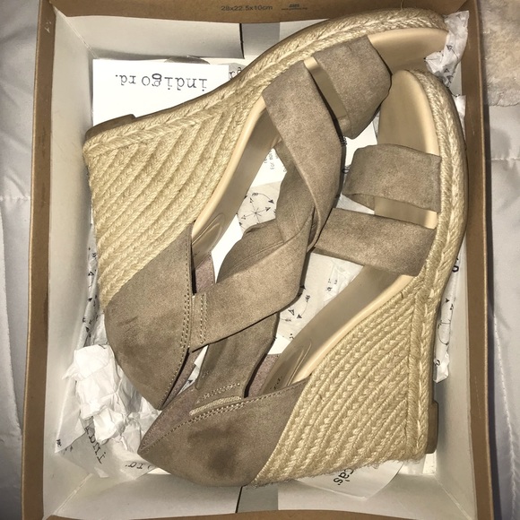 Tan Wedges - Picture 2 of 3